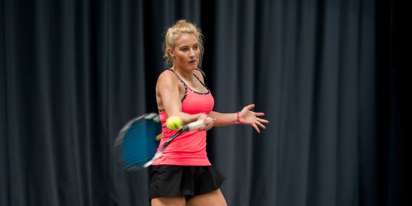 Chloe Hughes, the girls 18U singles winner
