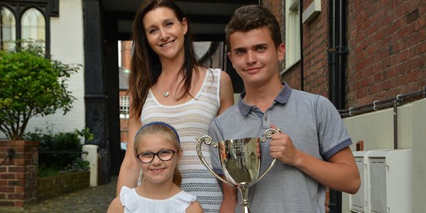 The Jon Brookes Award for Endeavour Award – L-R Coco Brookes, Deborah Hill-Brookes and Oliver Davies webedit2