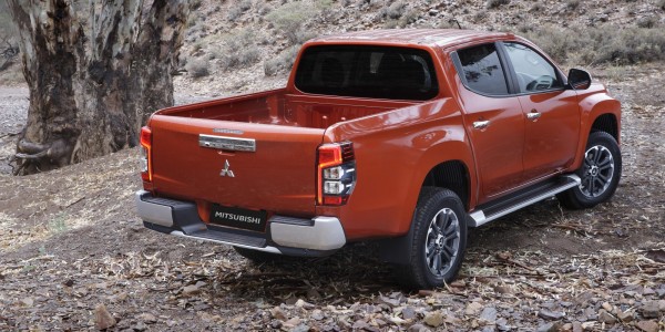 1640469_L200-Woodland-rear-34