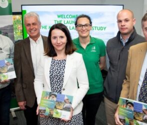 Wayne Barnes, Colin Preston, Rachel Laver, Lisa Barlow, Ed Brown and Philip Dunne at the event